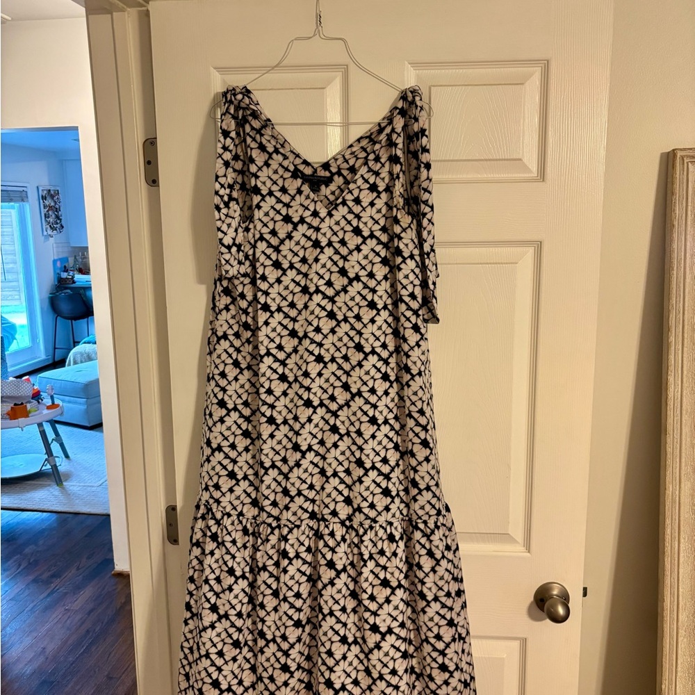 Banana Republic baby pink and navy Midi with shoulder ties
